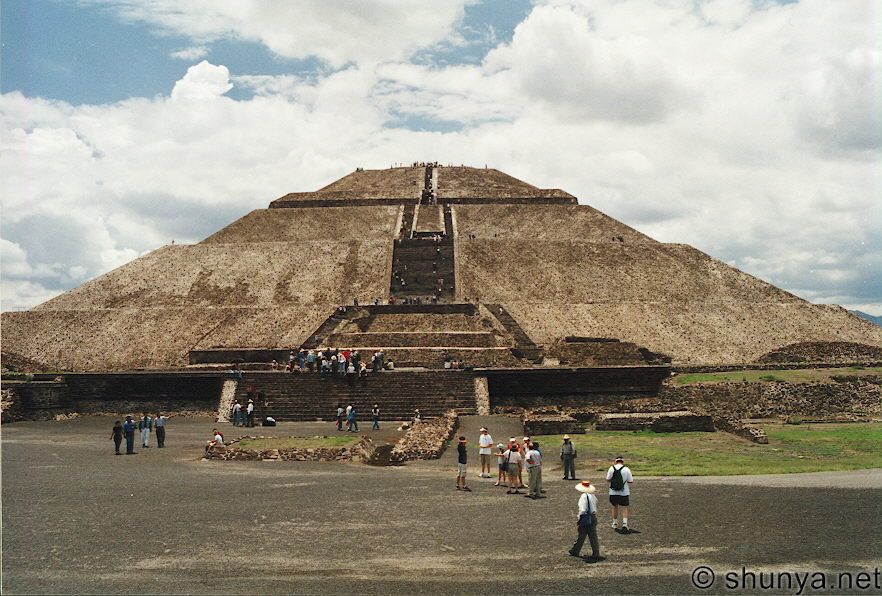 رحله المكسيك PyramidSun.jpg